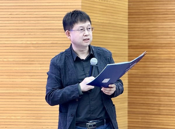 副所长王红梅出席会议